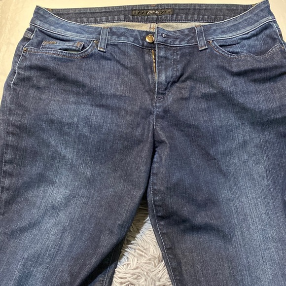 Joe's Jeans Denim - Dark wash Joes jeans Honey style size 32/34 inventory # 17